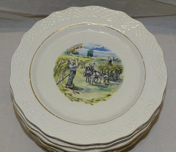 -ASSIETTE A DESSERT CERAMIQUE MOULIN DES LOUPS HAMAGE ANCIENNE MOIS  D'AOUT    D