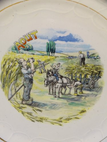 -ASSIETTE A DESSERT CERAMIQUE MOULIN DES LOUPS HAMAGE ANCIENNE MOIS  D'AOUT    D