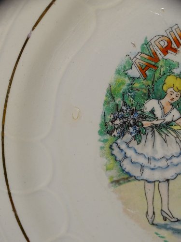 -ASSIETTE A DESSERT CERAMIQUE MOULIN DES LOUPS HAMAGE ANCIENNE MOIS d'AVRIL   D