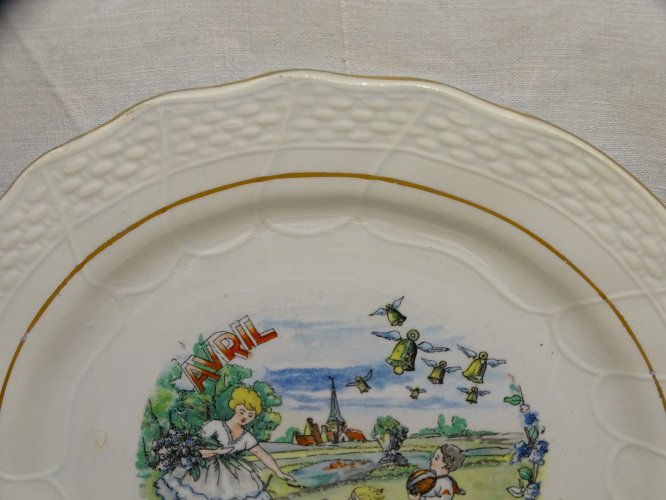 -ASSIETTE A DESSERT CERAMIQUE MOULIN DES LOUPS HAMAGE ANCIENNE MOIS d'AVRIL   D