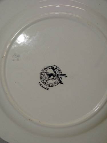 -ASSIETTE A DESSERT CERAMIQUE MOULIN DES LOUPS HAMAGE ANCIENNE MOIS de MARS   D