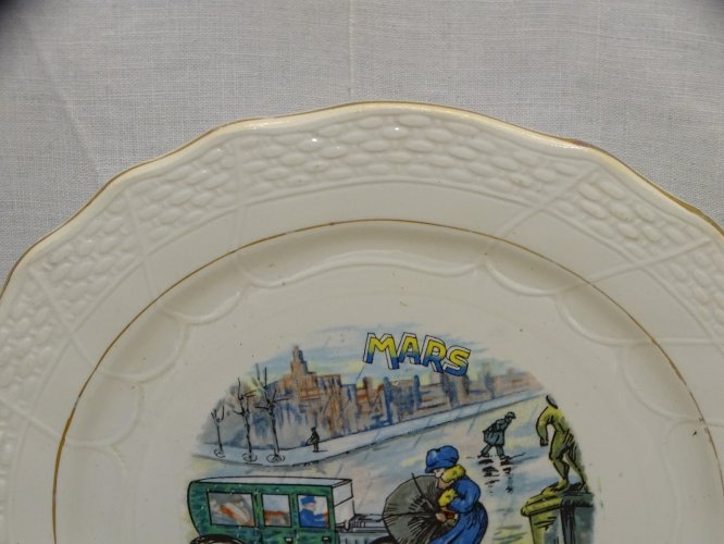 -ASSIETTE A DESSERT CERAMIQUE MOULIN DES LOUPS HAMAGE ANCIENNE MOIS de MARS   D