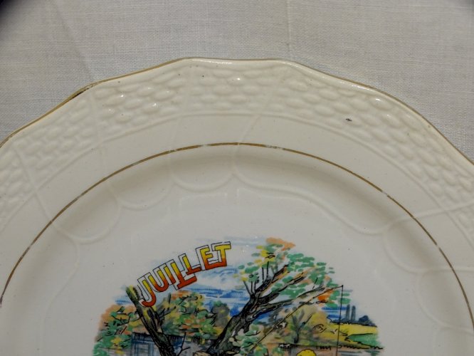 -ASSIETTE A DESSERT CERAMIQUE MOULIN DES LOUPS HAMAGE ANCIENNE MOIS  JUILLET   D
