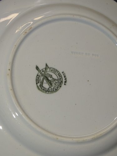 -ASSIETTE A DESSERT CERAMIQUE MOULIN DES LOUPS HAMAGE terre de fer MOIS AVRIL  D