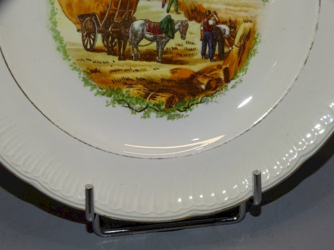 -ASSIETTE A DESSERT CERAMIQUE SAINT AMANDINOISE (non marquée)  MOIS d'AOUT  D