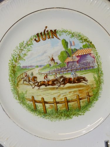 -ASSIETTE A DESSERT CERAMIQUE SAINT AMANDINOISE (non marquée)  MOIS de JUIN  D