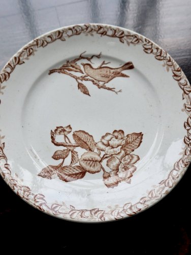 Assiette à dessert terre de fer Onnaing « Fleurs Jetées » marron