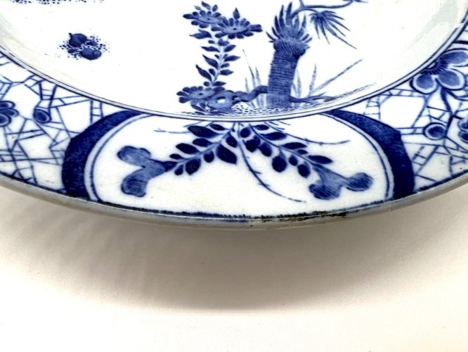 Assiette ancienne Creil & Montereau – décor bleu à motifs floraux et orientaux