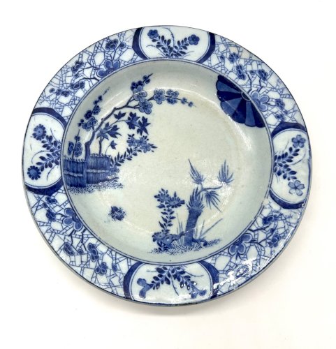 Assiette ancienne Creil & Montereau – décor bleu à motifs floraux et orientaux