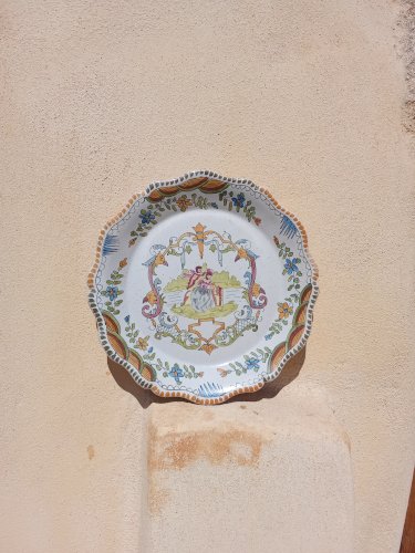 Assiette ancienne décorative 