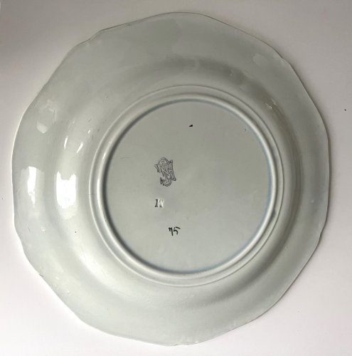 assiette ancienne en faience de Gien corne d' abondance fleurs oiseaux XIX eme