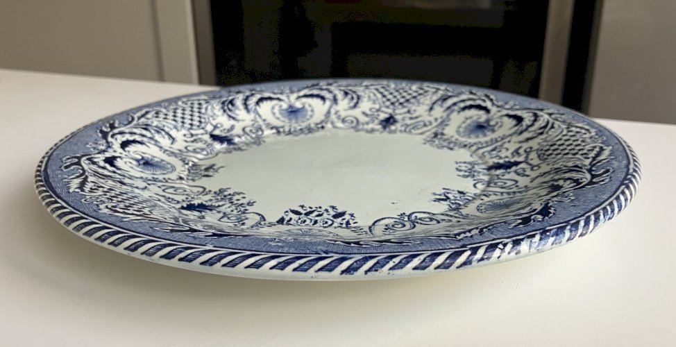 assiette ancienne en faience de Gien modele a identifier XIX eme