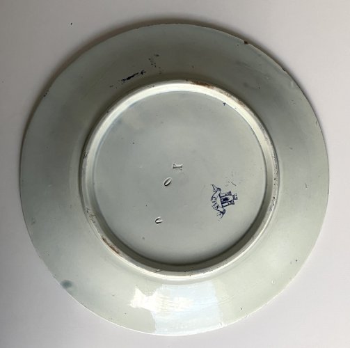 assiette ancienne en faience de Gien modele a identifier XIX eme