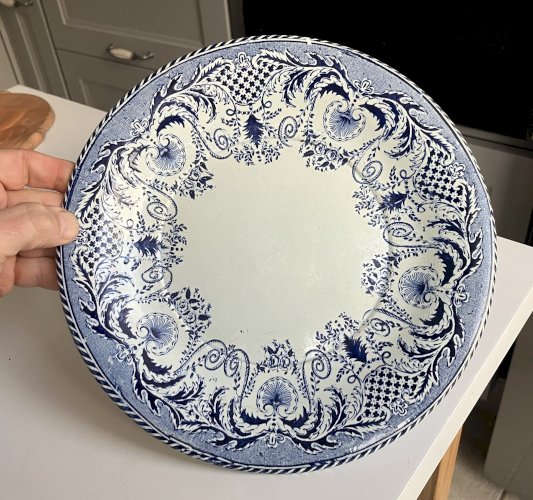 assiette ancienne en faience de Gien modele a identifier XIX eme