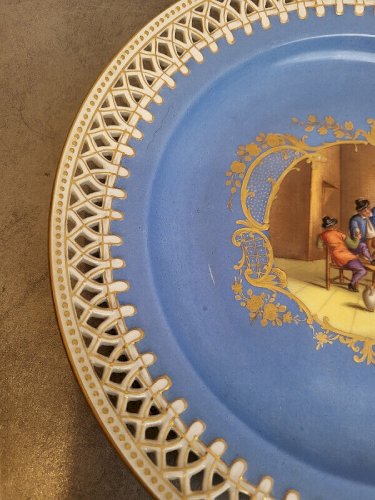 ASSIETTE ANCIENNE EN PORCELAINE AJOUREE CARL THIEME