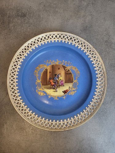 ASSIETTE ANCIENNE EN PORCELAINE AJOUREE CARL THIEME