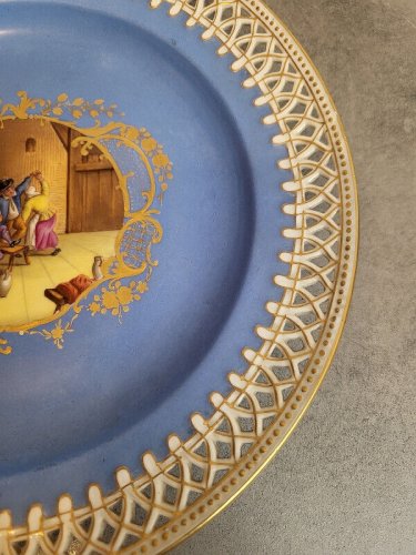 ASSIETTE ANCIENNE EN PORCELAINE AJOUREE CARL THIEME