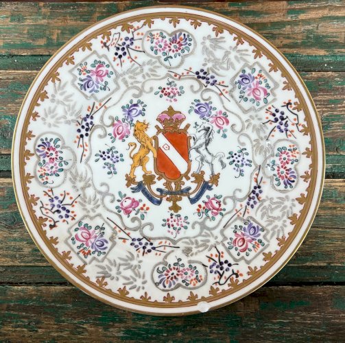 Assiette ancienne Kutani – porcelaine japonaise à blason héraldique – 1950s