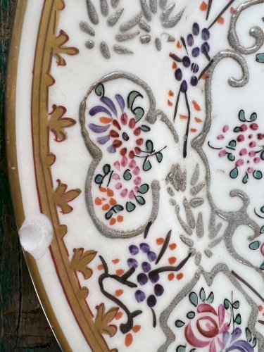 Assiette ancienne Kutani – porcelaine japonaise à blason héraldique – 1950s