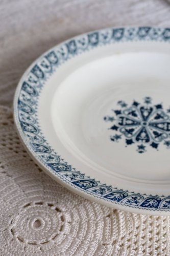 Assiette ancienne semi-creuse terre de fer – Salins modèle Henri II