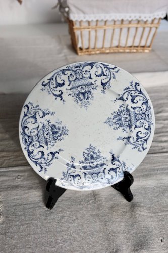 Assiette ancienne terre de fer Creil et Montereau - Service Rouen - Décor b