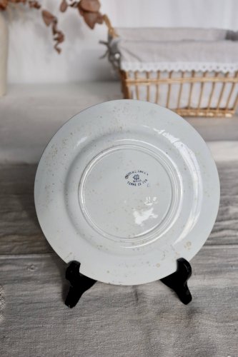 Assiette ancienne terre de fer Creil et Montereau - Service Rouen - Décor b