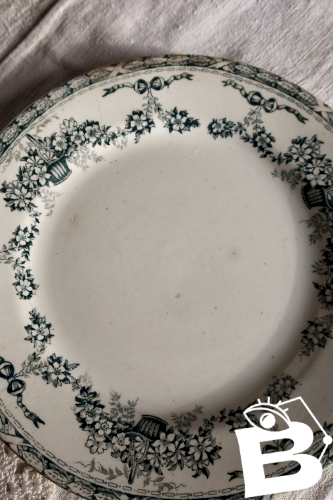 Assiette ancienne terre de fer Salins modèle Ninon décor vert