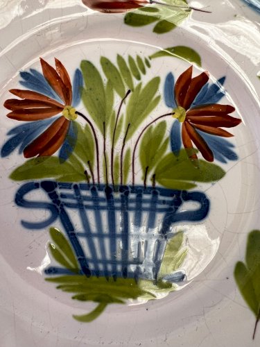 Assiette ancienne Waly 19e – Faïence décor panier & fleurs peintes main – 23 cm