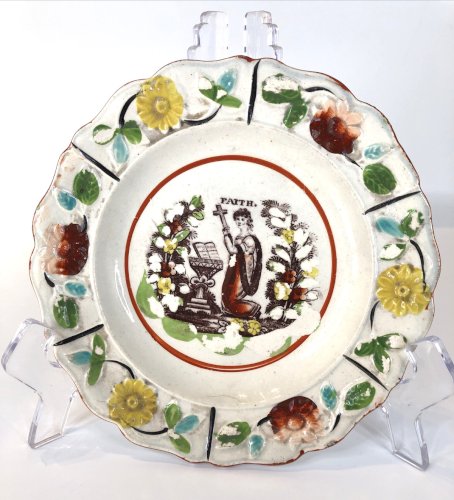 Assiette anglaise religieuse “FAITH” – décor barbotine – 19e – 17 cm