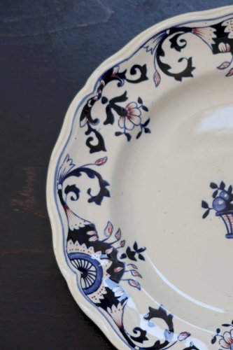 Assiette antique terre de fer Longchamp – Modèle Rouennais