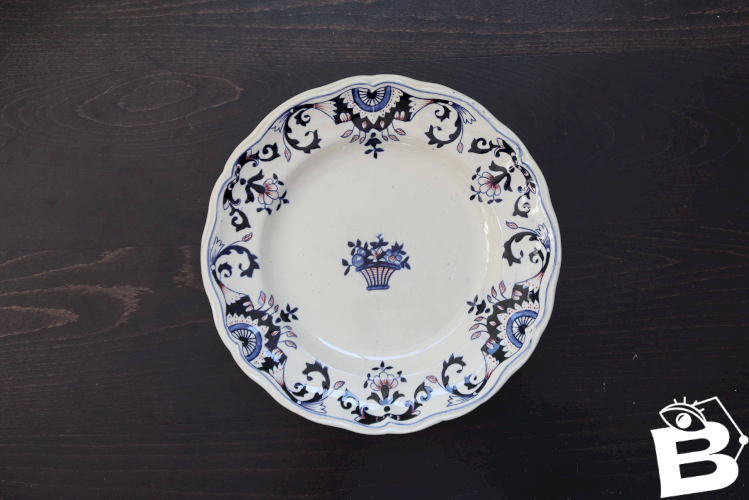 Assiette antique terre de fer Longchamp – Modèle Rouennais