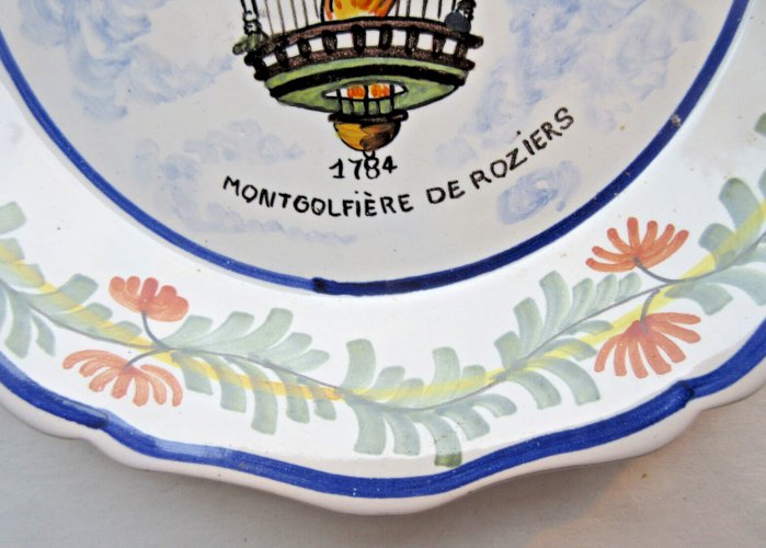 Assiette Art Déco, décor d'une Montgolfière de Roziers