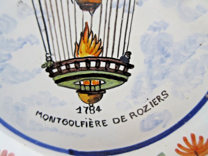 Assiette Art Déco, décor d'une Montgolfière de Roziers