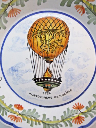 Assiette Art Déco, décor d'une Montgolfière de Roziers