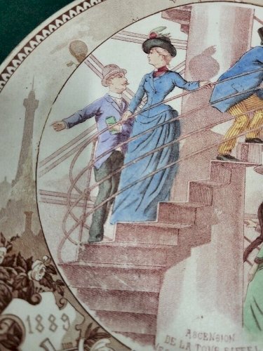 ASSIETTE ASCENSION TOUR EIFFEL ESCALIER DU 2 ème ETAGE SARREGUEMINES 1889