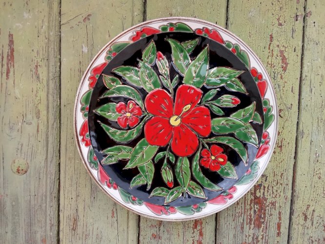 Assiette au décor de fleurs vintage