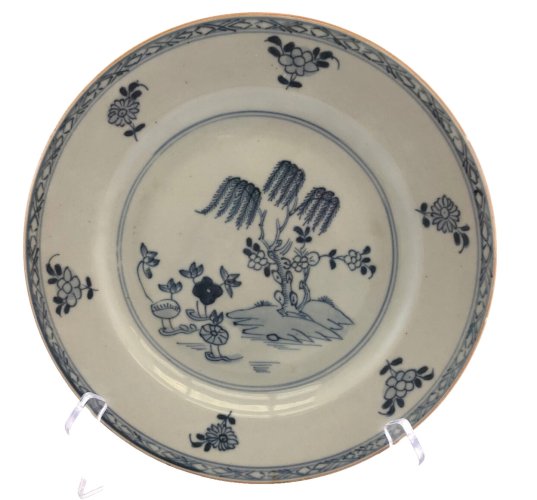 Assiette Chine XVIIIe – décor saule et lotus – porcelaine ancienne – Qing