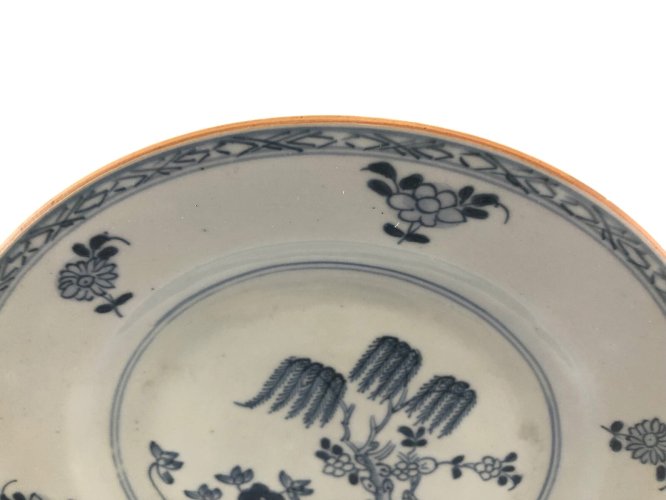 Assiette Chine XVIIIe – décor saule et lotus – porcelaine ancienne – Qing