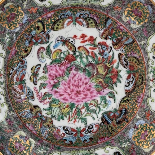 Assiette chinoise XIXe décor floral et de papillons M4026