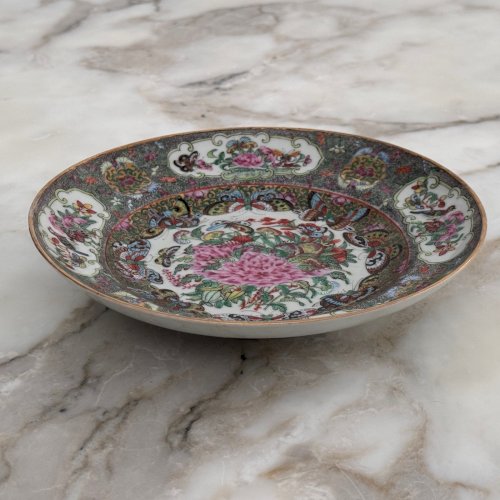 Assiette chinoise XIXe décor floral et de papillons M4026