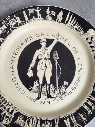 ASSIETTE CINQUANTENAIRE DE L'APPEL DE LONDRES 18 JUIN 1940 AU 22 NOV 1990 N°653