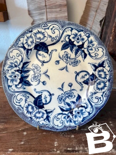 Assiette Creil et Montereau modèle Flora