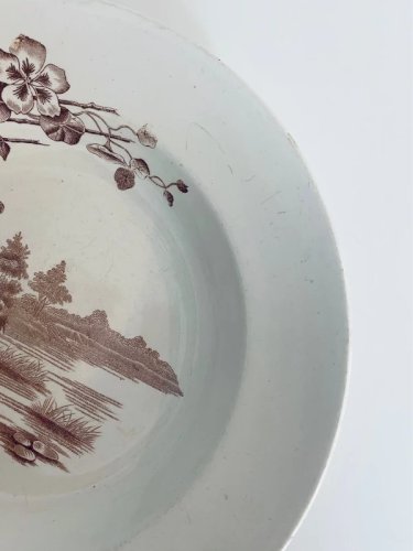 Assiette creuse ancienne Terre de Fer – Boch Frères, modèle Cotage