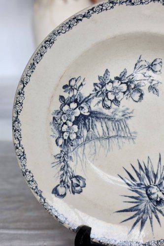 Assiette creuse ancienne terre de fer – Grand Dépôt Émile Bourgeois