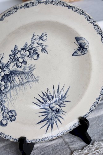 Assiette creuse ancienne terre de fer – Grand Dépôt Émile Bourgeois