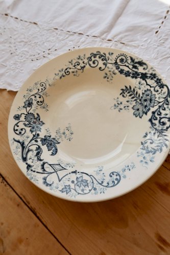 Assiette creuse ancienne terre de fer HB&Cie Choisy-le-Roi - Modèle Sévigné
