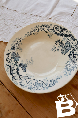 Assiette creuse ancienne terre de fer HB&Cie Choisy-le-Roi - Modèle Sévigné