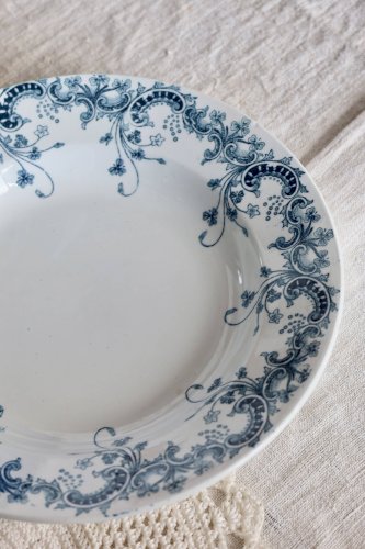 Assiette creuse ancienne terre de fer Saint Amand - Modèle Byzantin