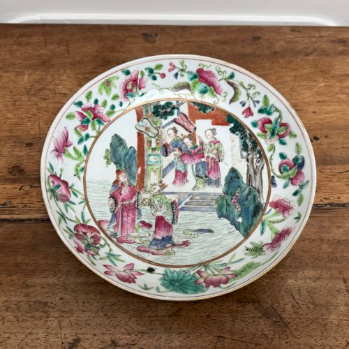Assiette creuse Canton XIXe décor de personnages M3987