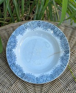 Vintage retro deep plate Orchies lace decor